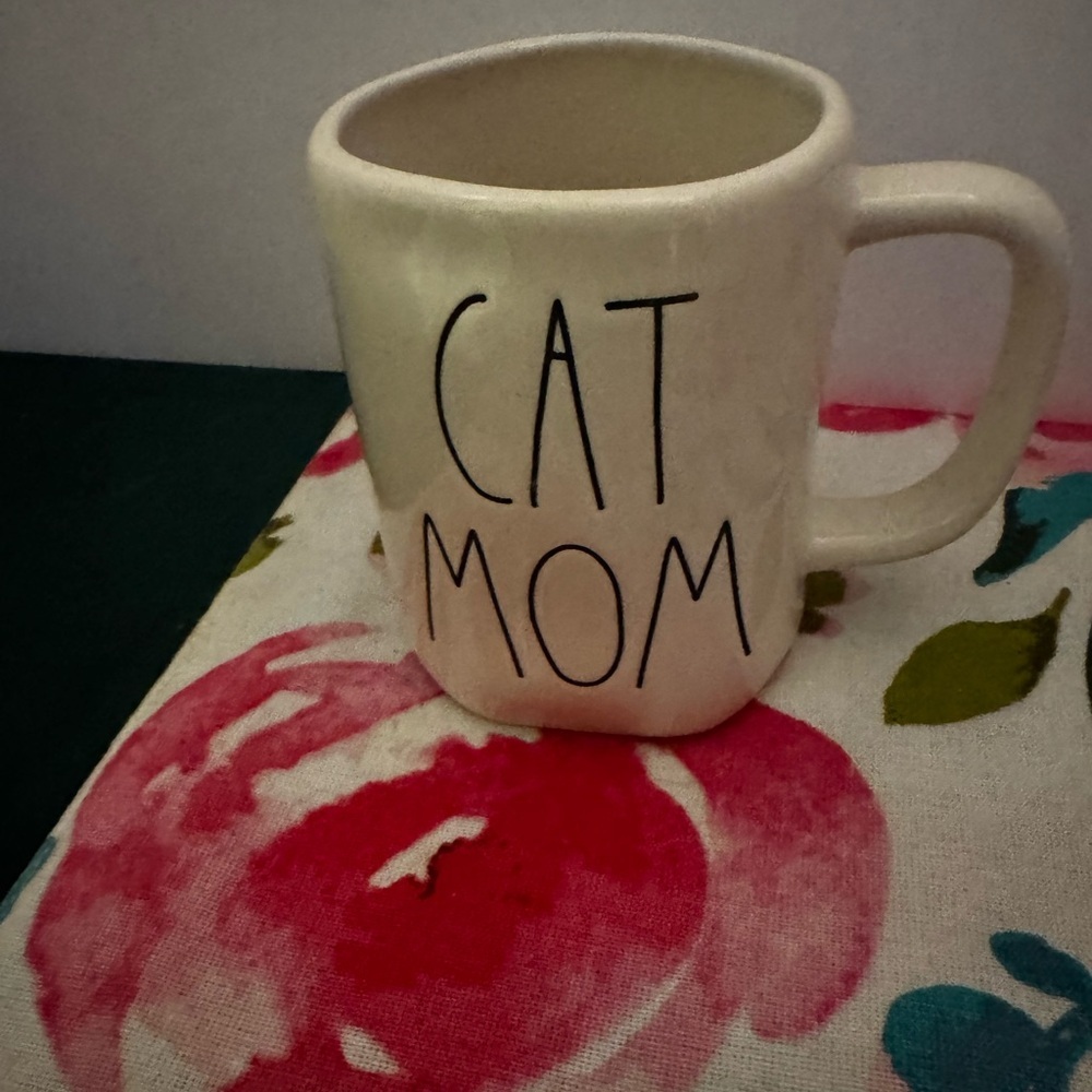 Rae Dunn “Cat Mom” White Coffee Tea Mug Collectible Farmhouse